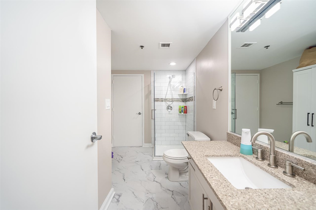 700 1ST ST Unit: 11J