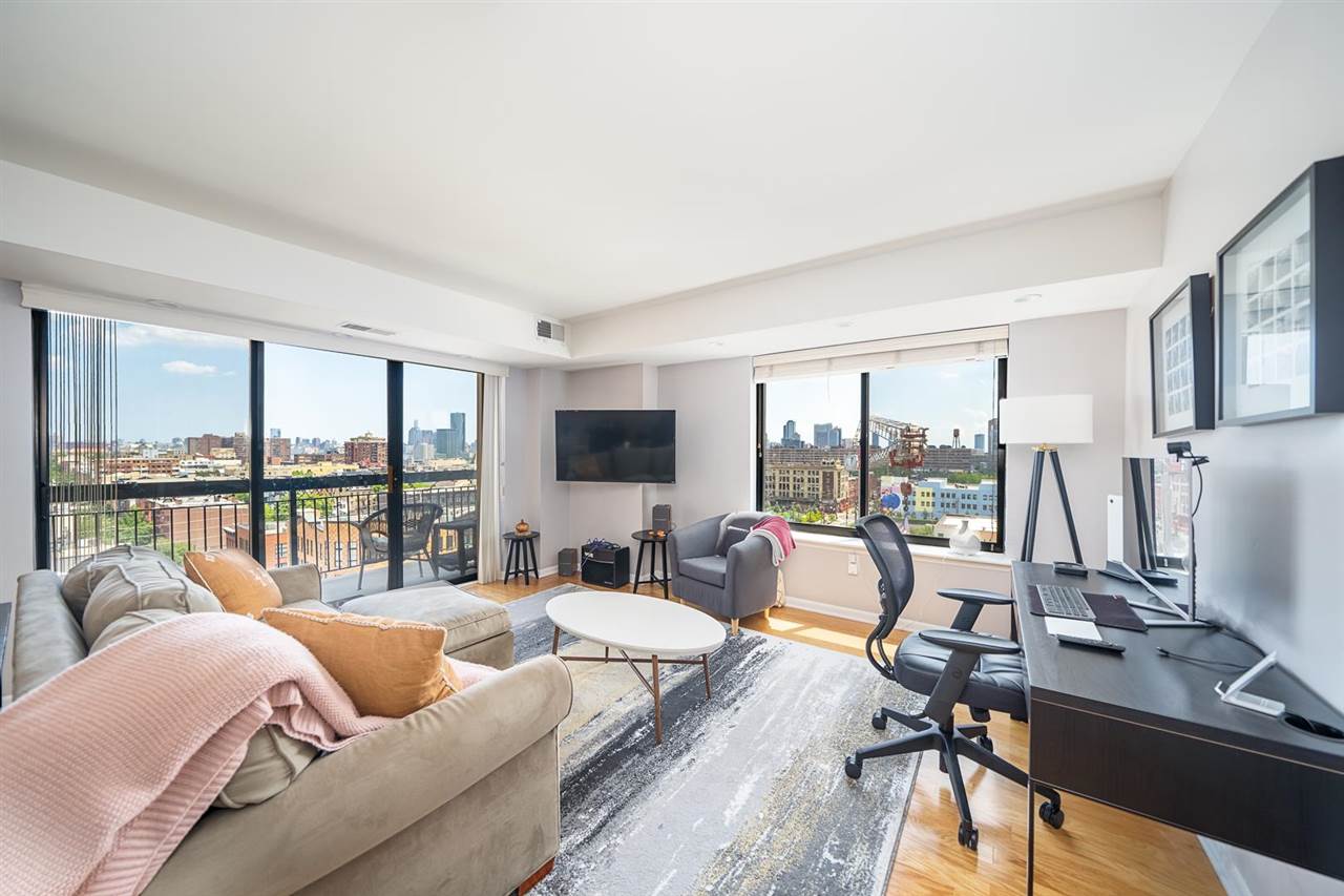 700 1ST ST Unit: 11J