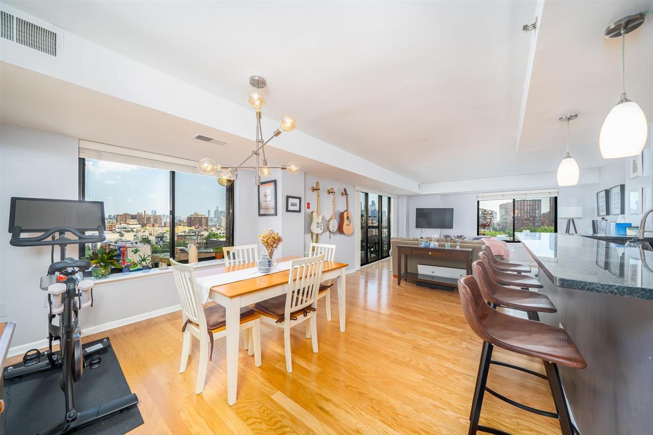 700 1ST ST Unit: 11J
