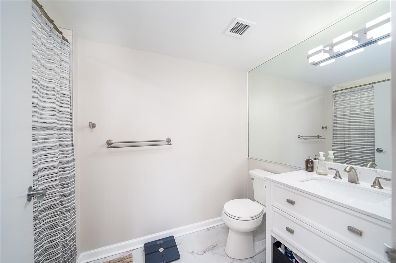 700 1ST ST Unit: 11J