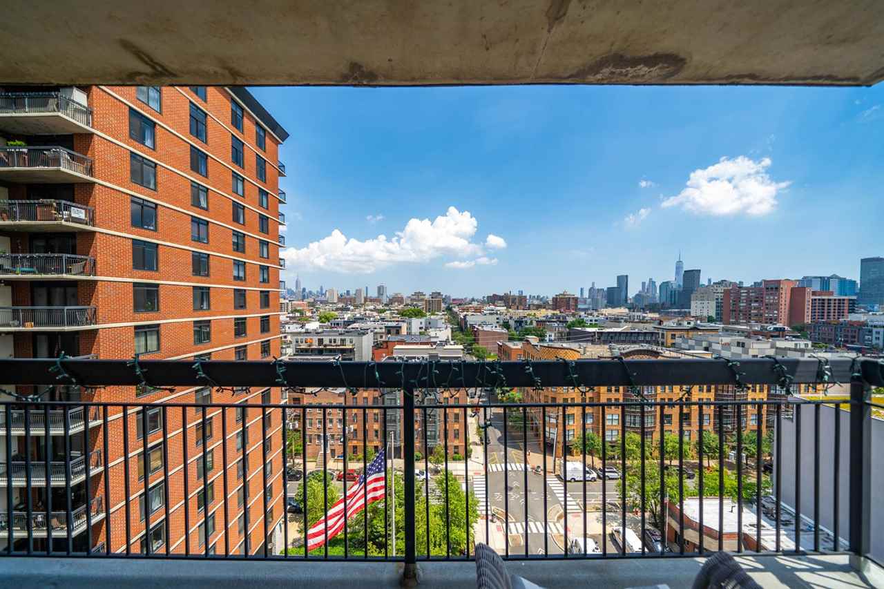 700 1ST ST Unit: 11J