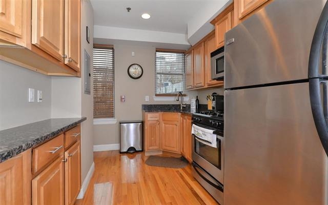 120 WILLOW AVE Unit: 4(2R)