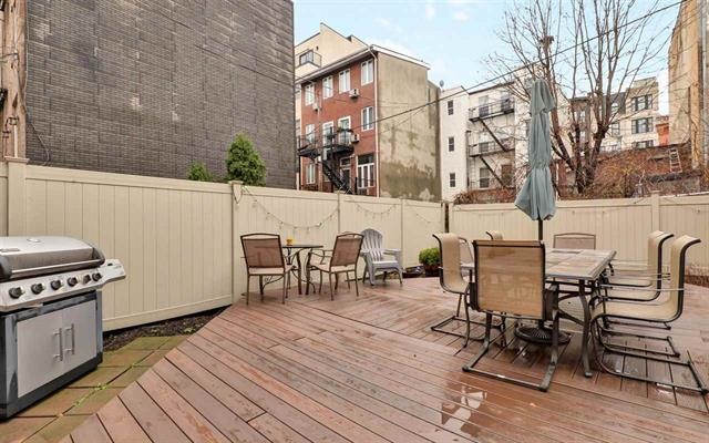 120 WILLOW AVE Unit: 4(2R)