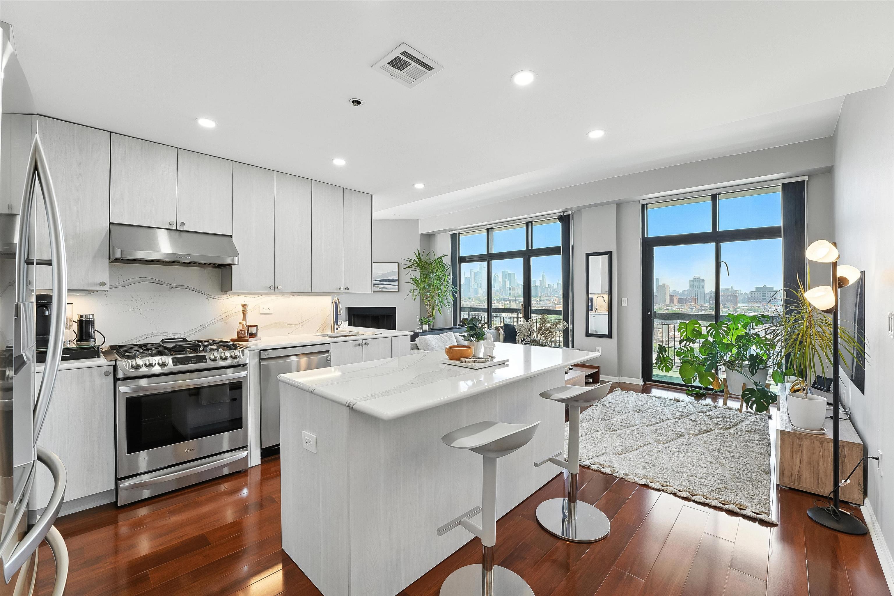 700 1ST ST Unit: 16PD