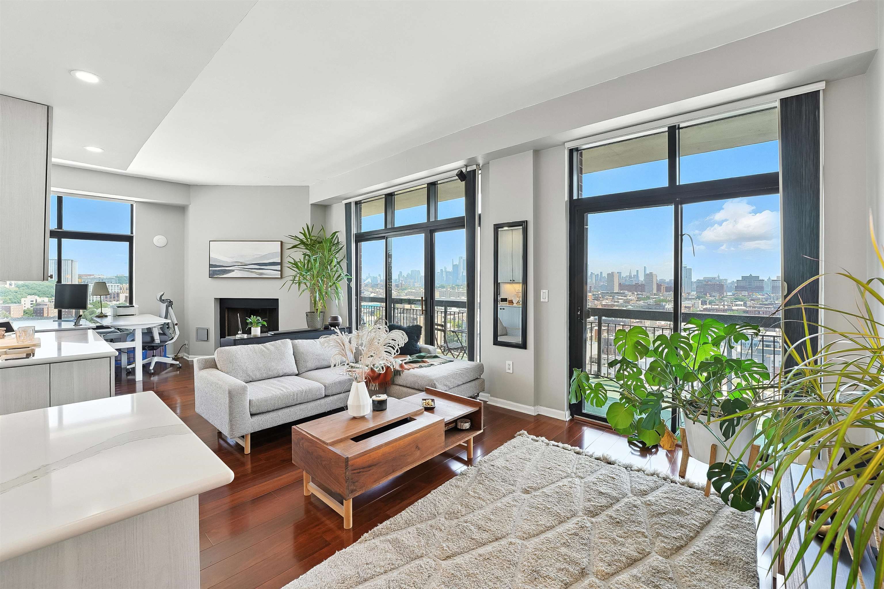 700 1ST ST Unit: 16D