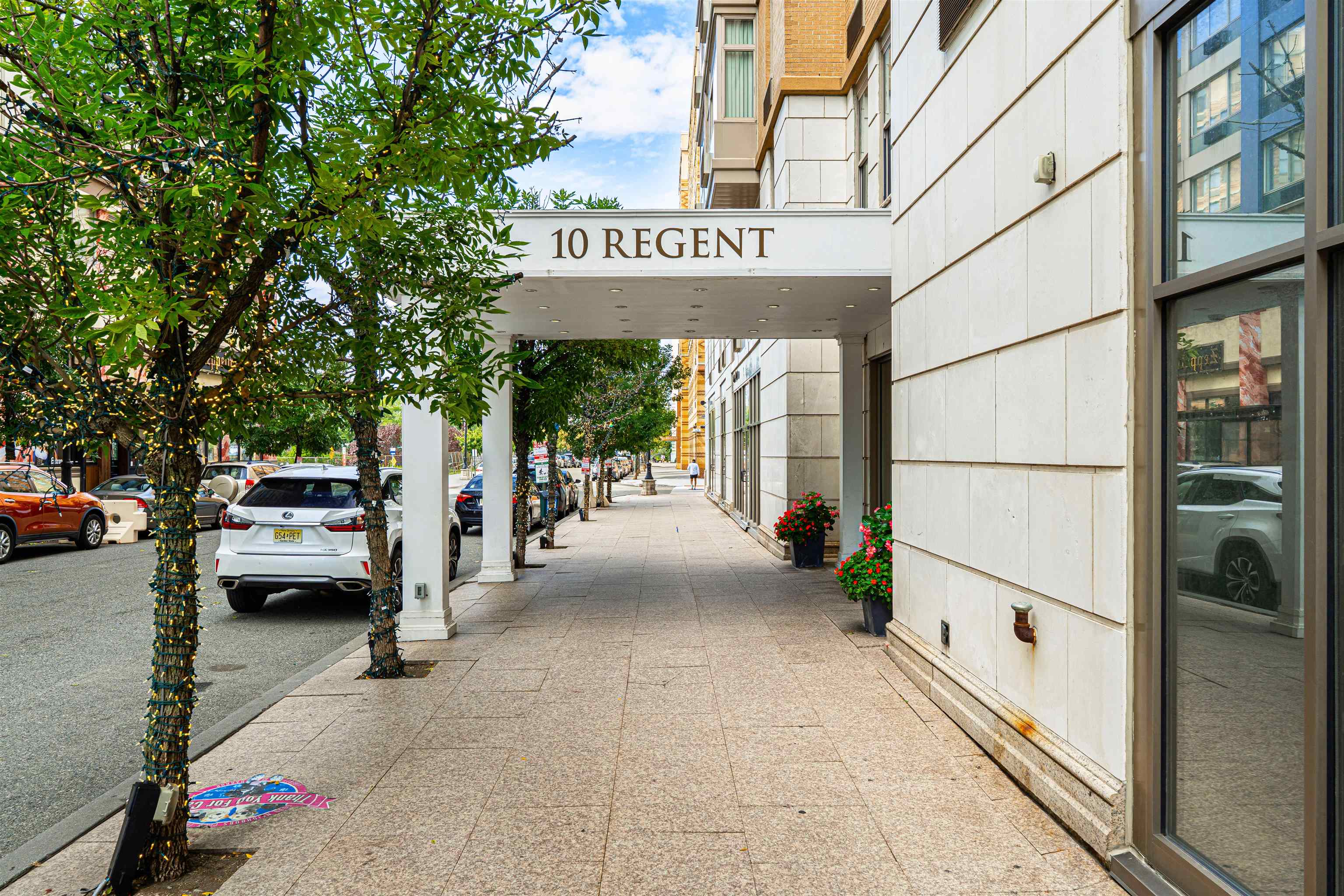 10 REGENT ST Unit: 419