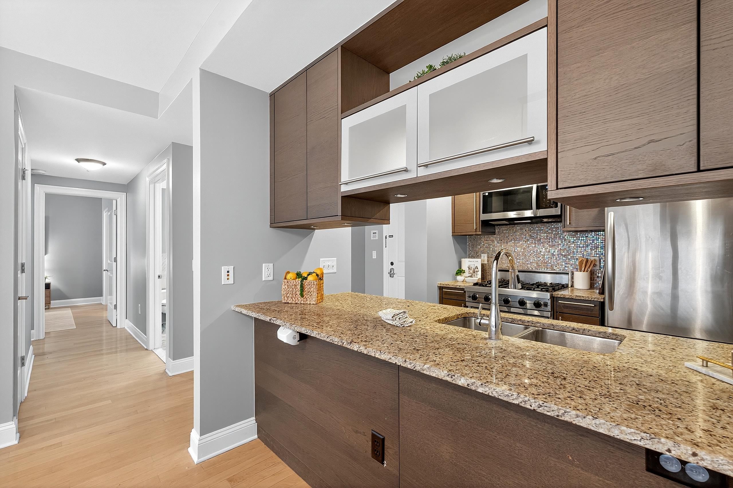 10 REGENT ST Unit: 419