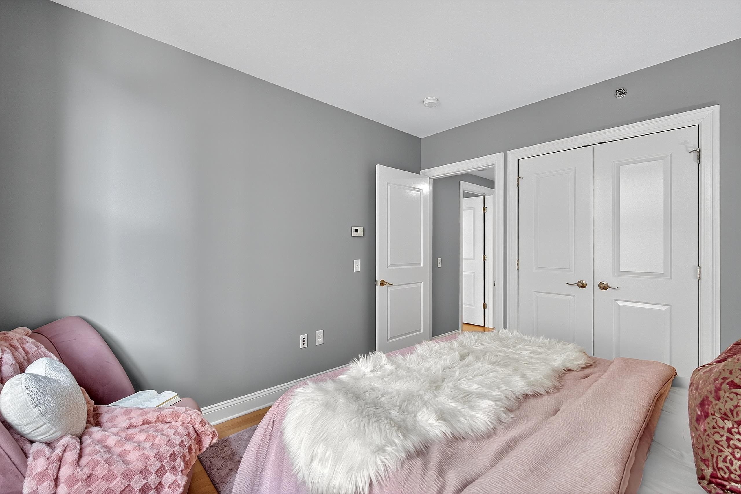 10 REGENT ST Unit: 419