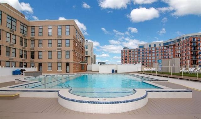 10 REGENT ST Unit: 419