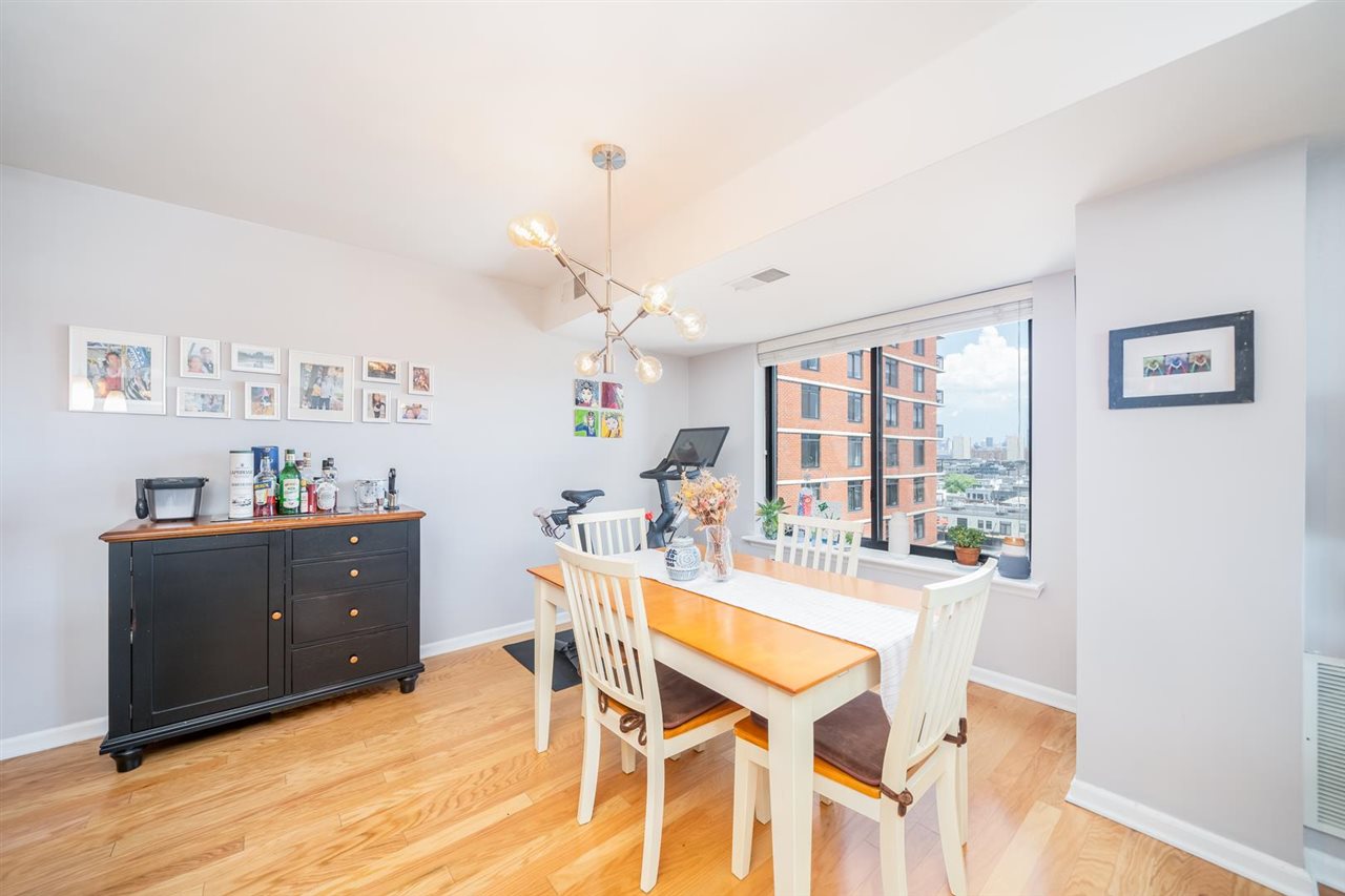 700 1ST ST Unit: 11J