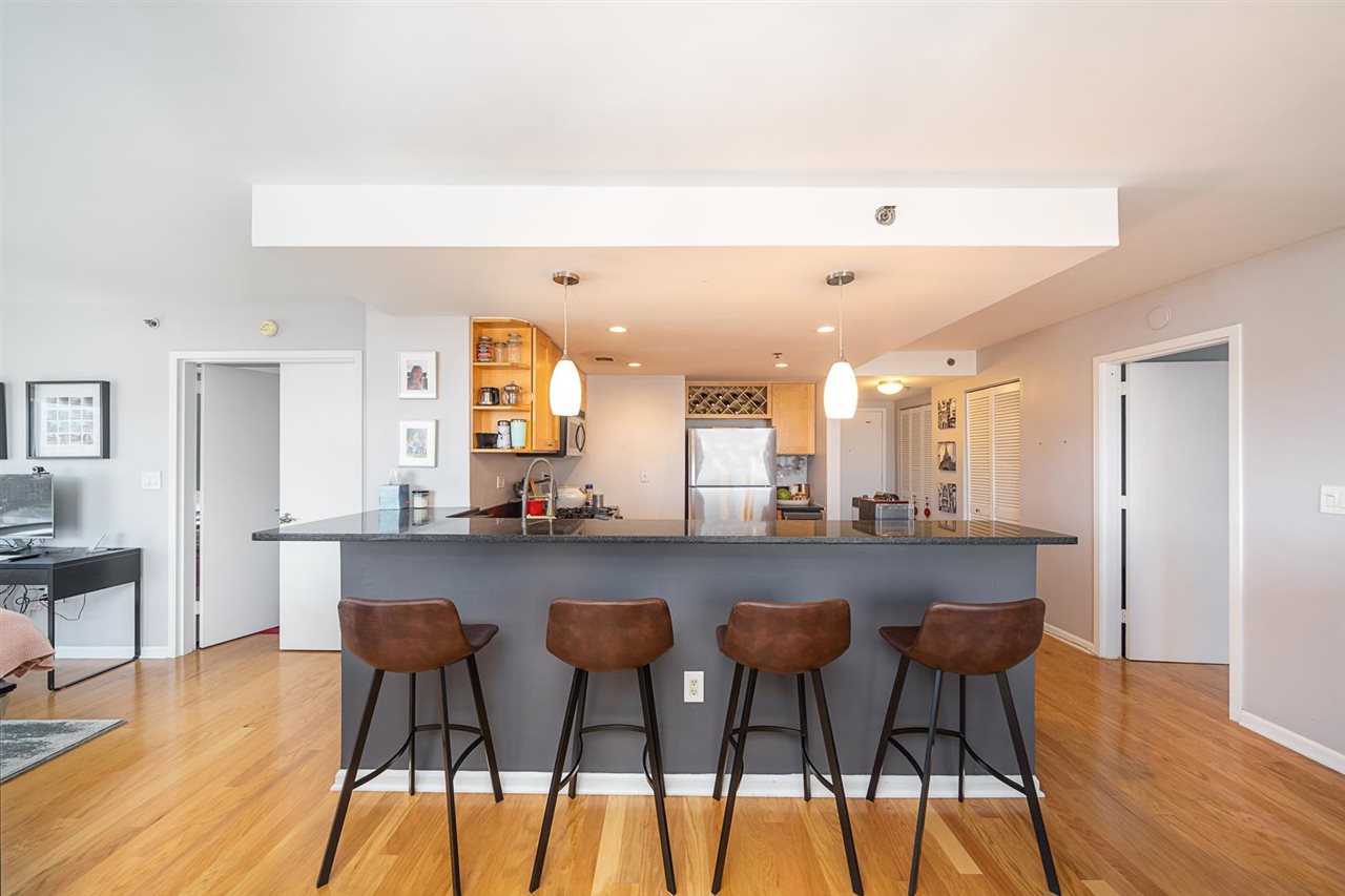 700 1ST ST Unit: 11J