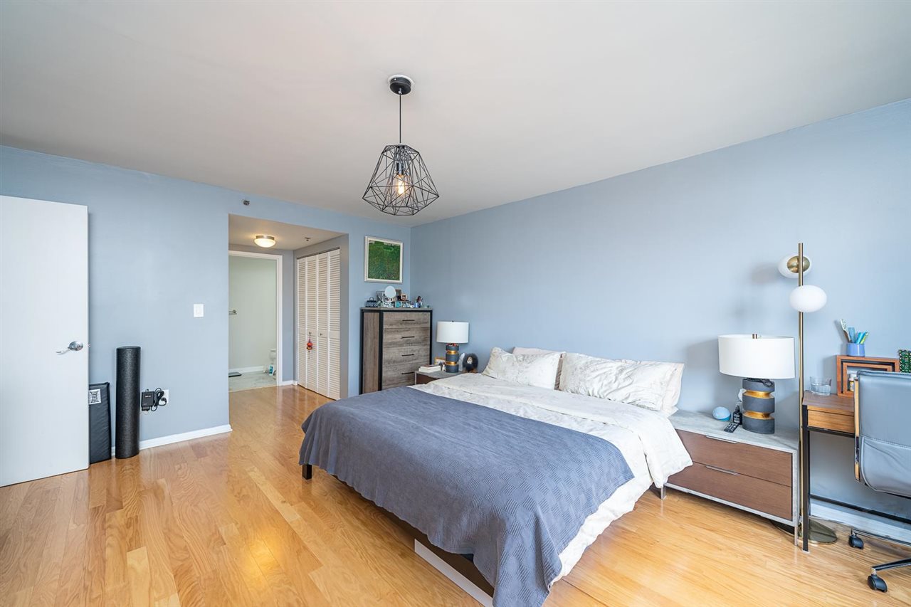 700 1ST ST Unit: 11J