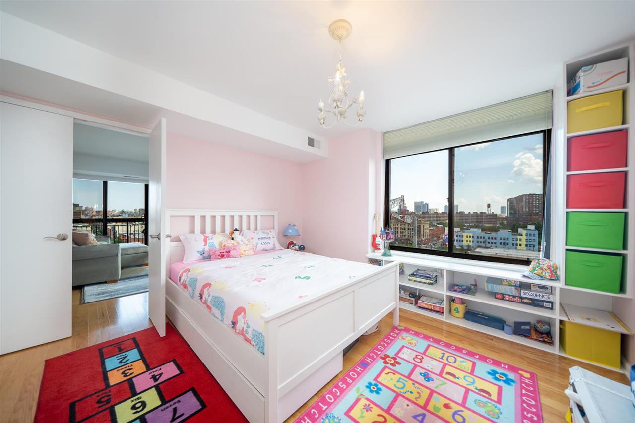 700 1ST ST Unit: 11J