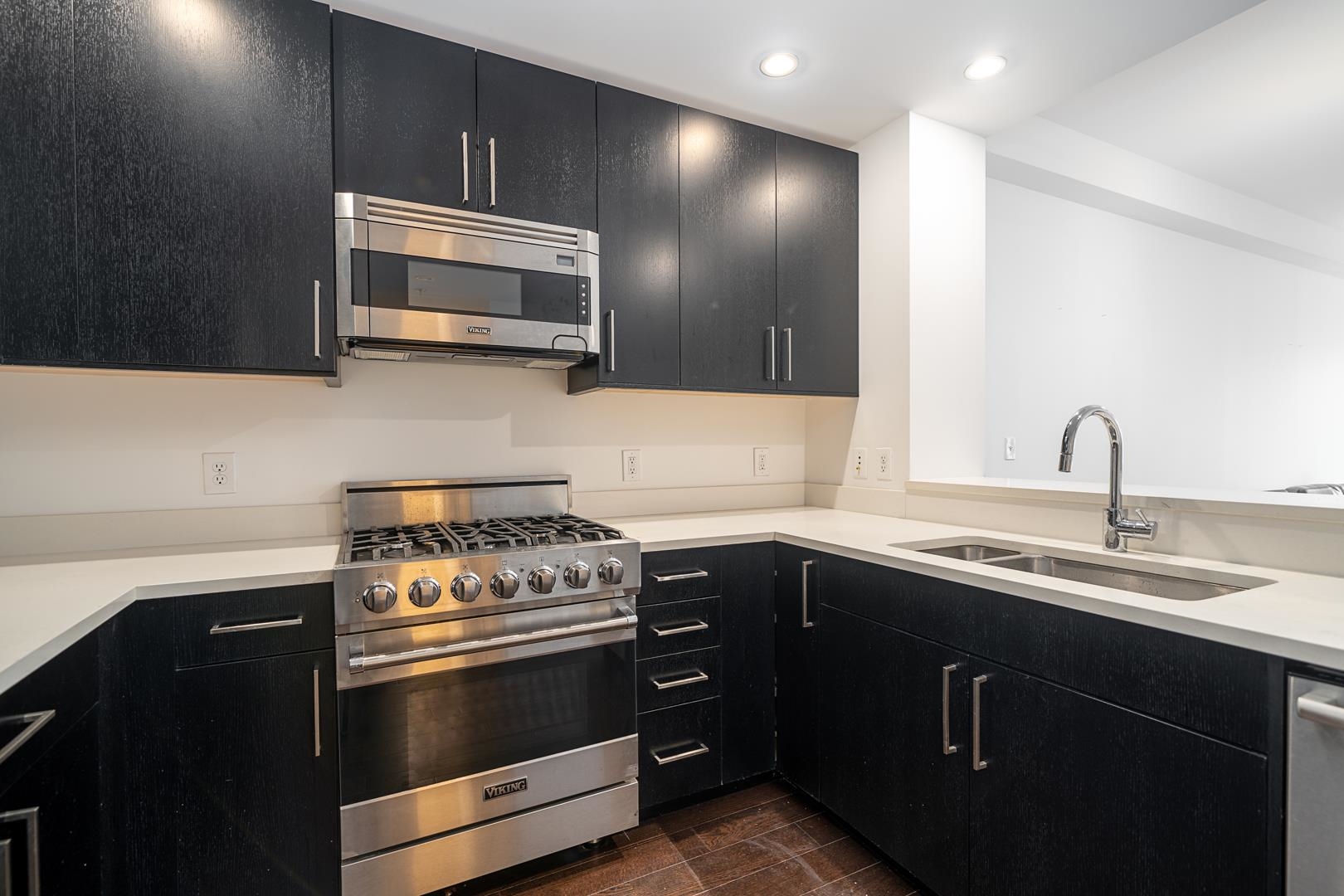 1100 MAXWELL LANE Unit: 1205