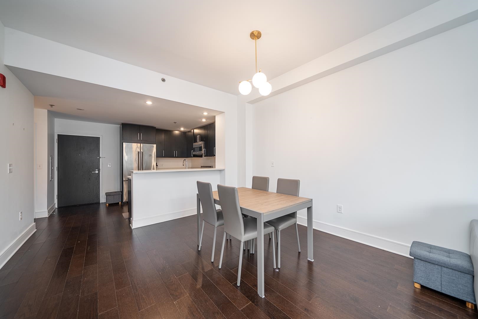 1100 MAXWELL LANE Unit: 1205