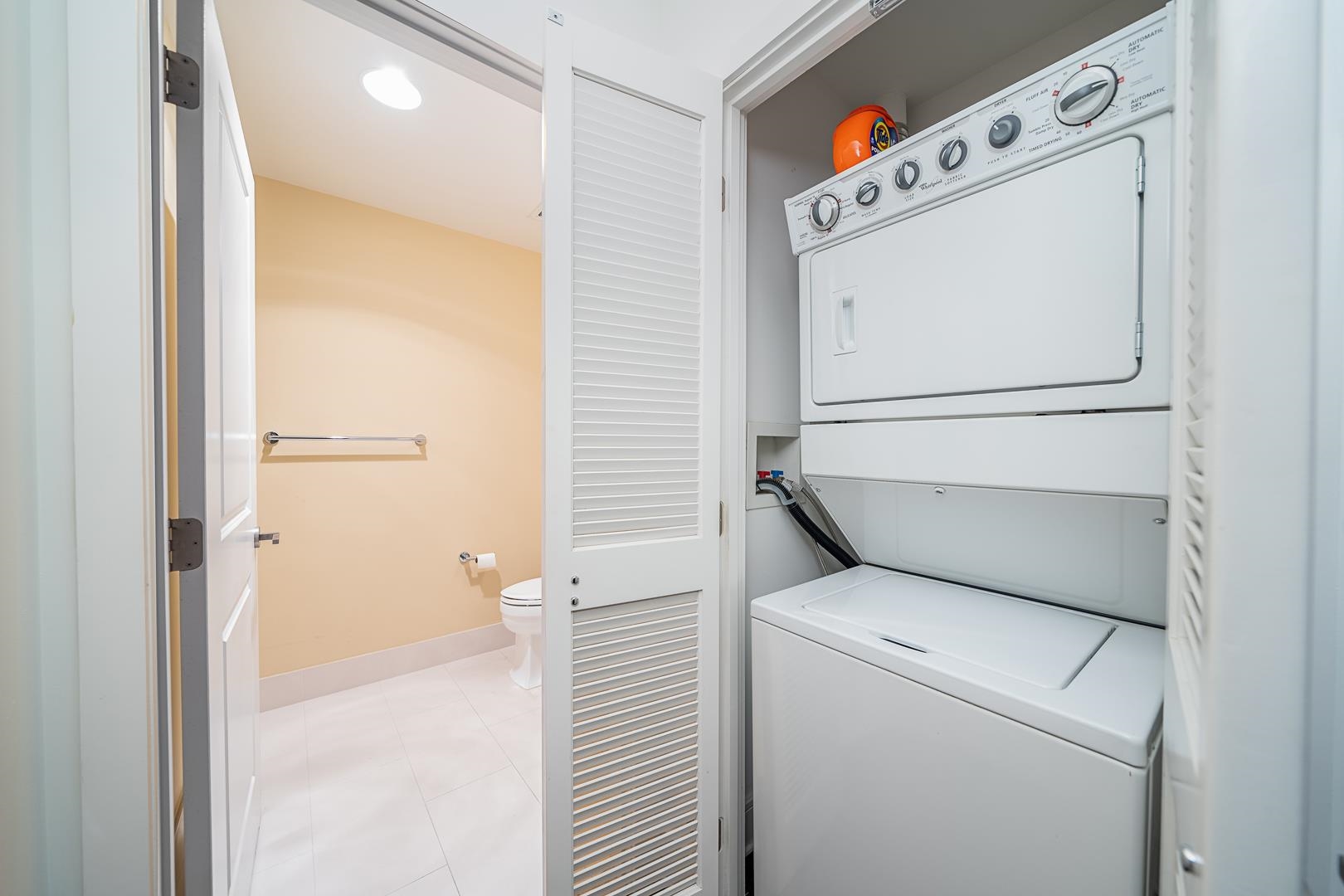 1100 MAXWELL LANE Unit: 1205