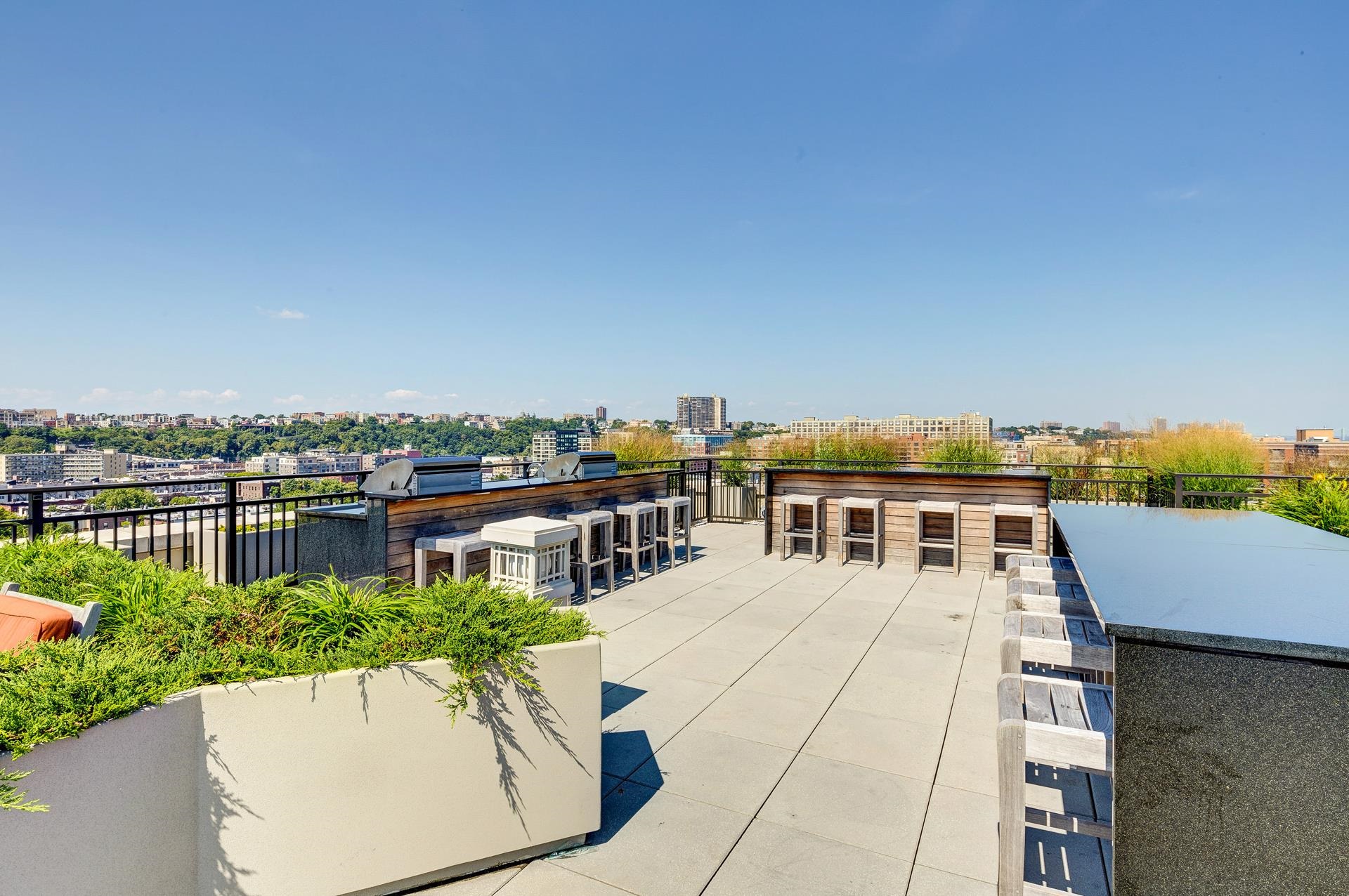 1100 MAXWELL LANE Unit: 1205