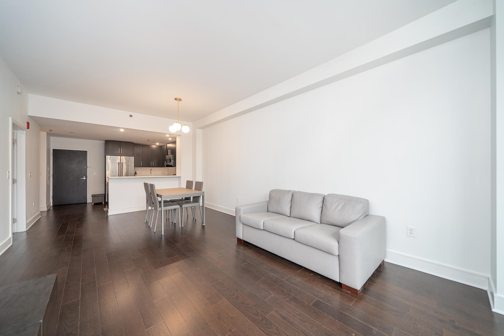 1100 MAXWELL LANE Unit: 1205