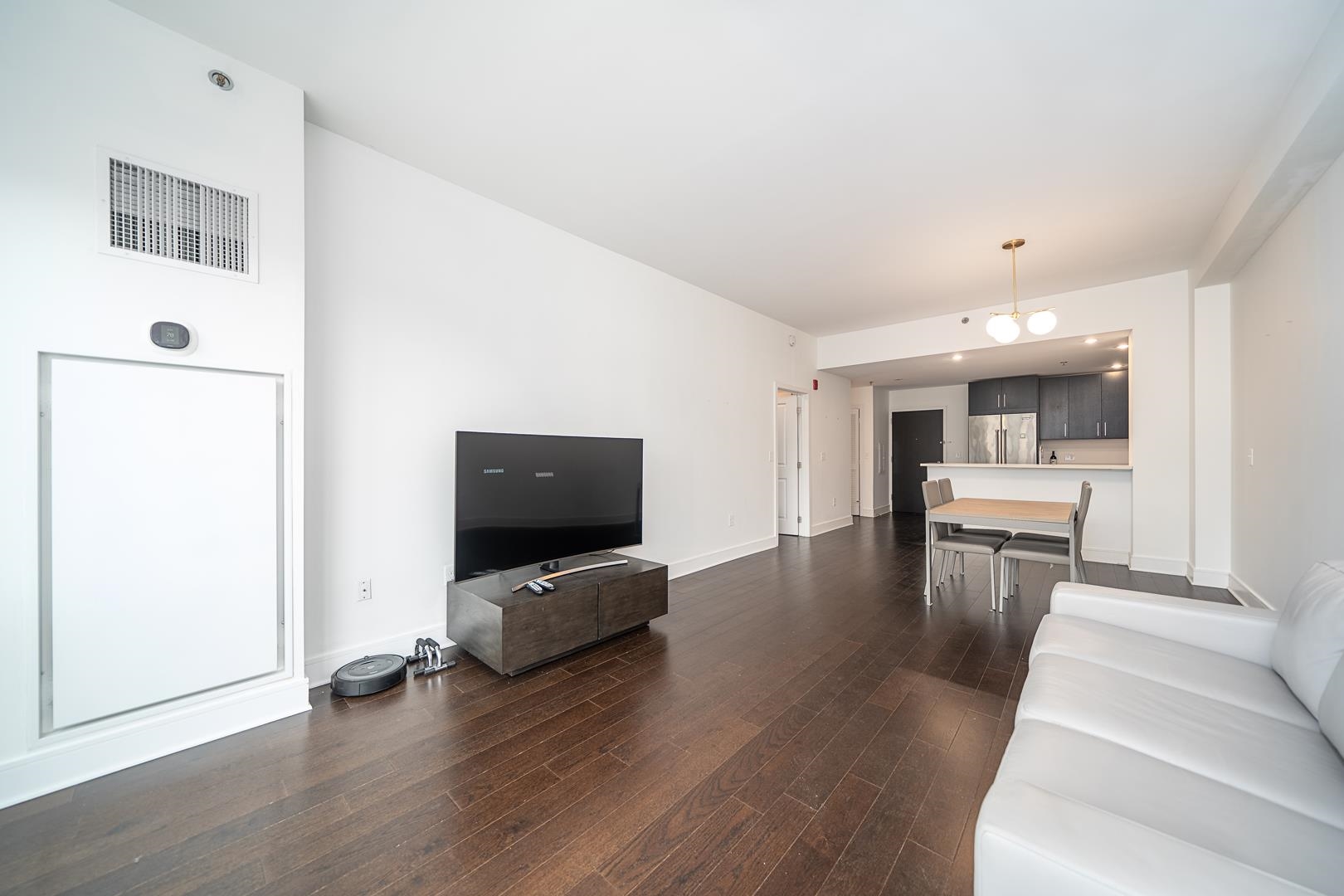 1100 MAXWELL LANE Unit: 1205