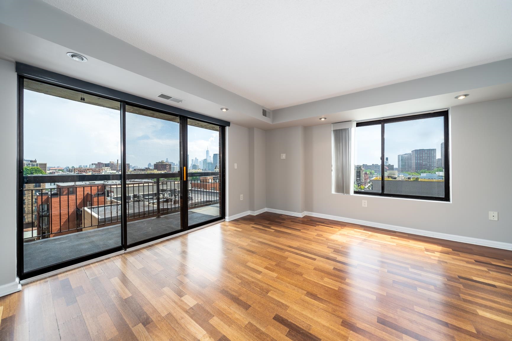 700 1ST ST Unit: 8H