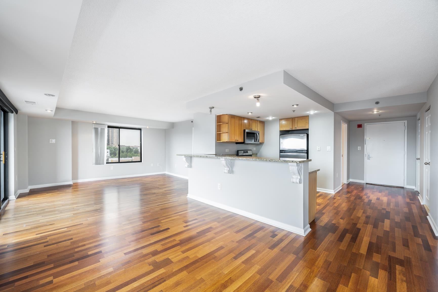 700 1ST ST Unit: 8H