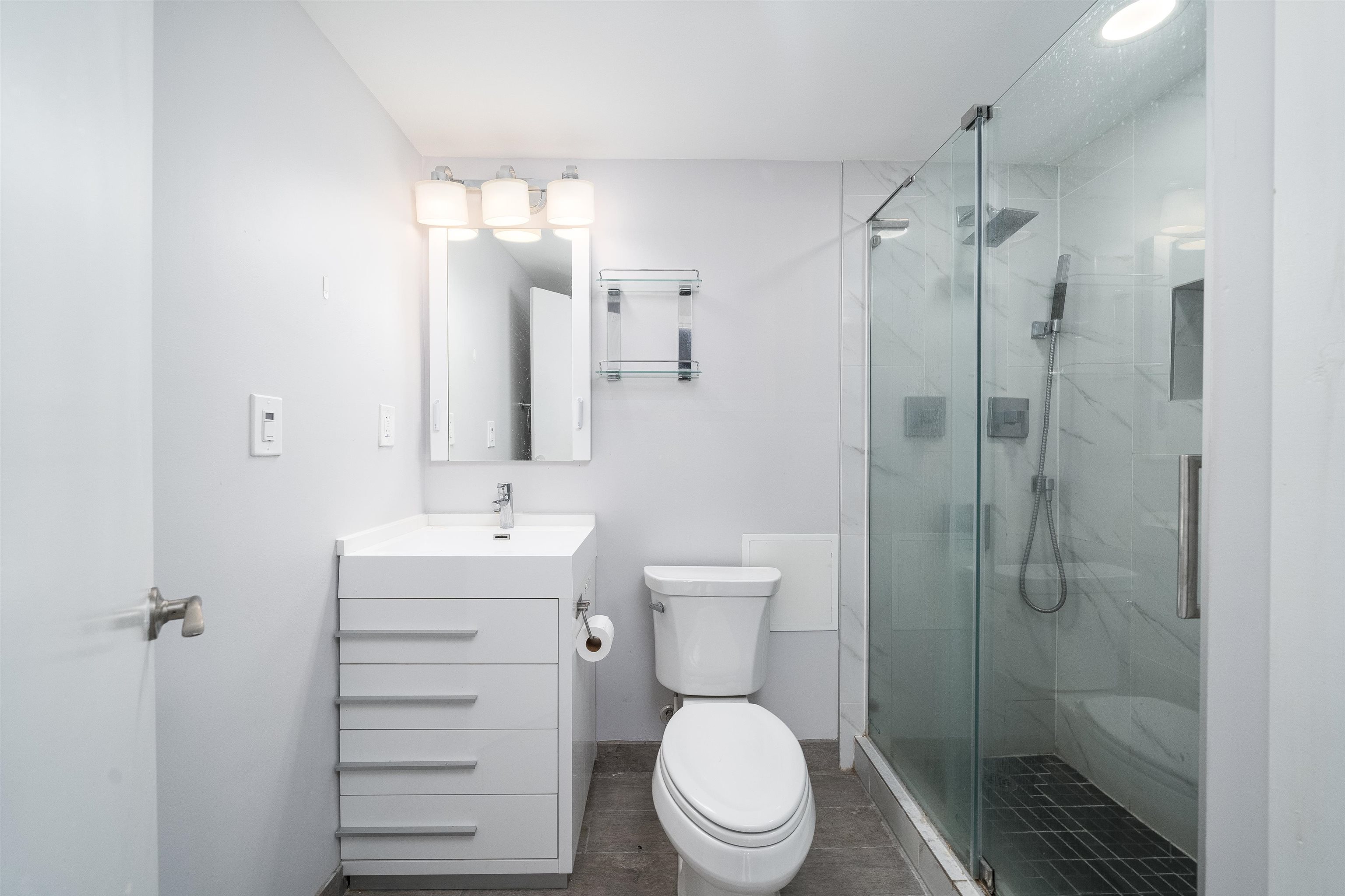 700 1ST ST Unit: 8Q
