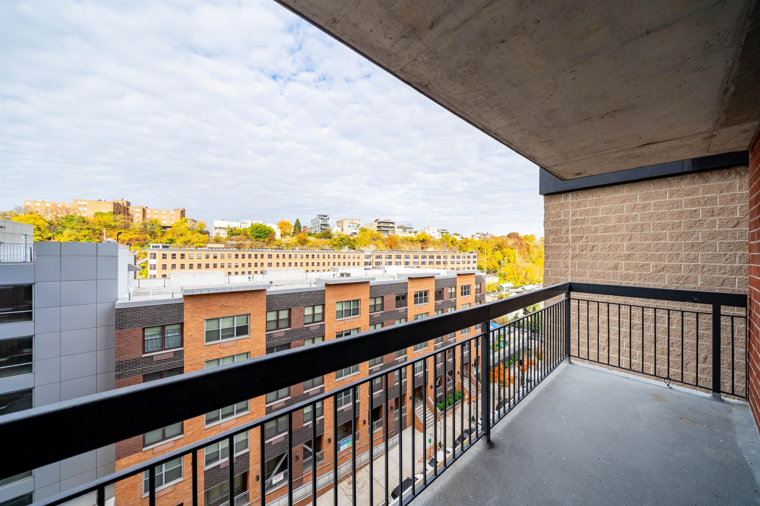 700 1ST ST Unit: 8Q