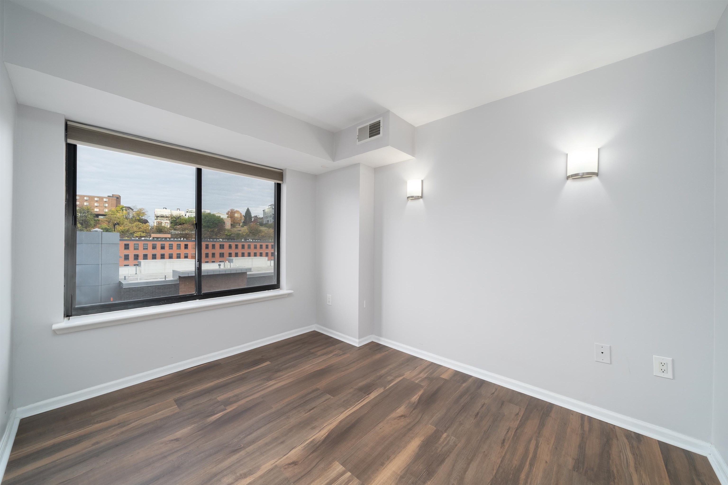 700 1ST ST Unit: 8Q