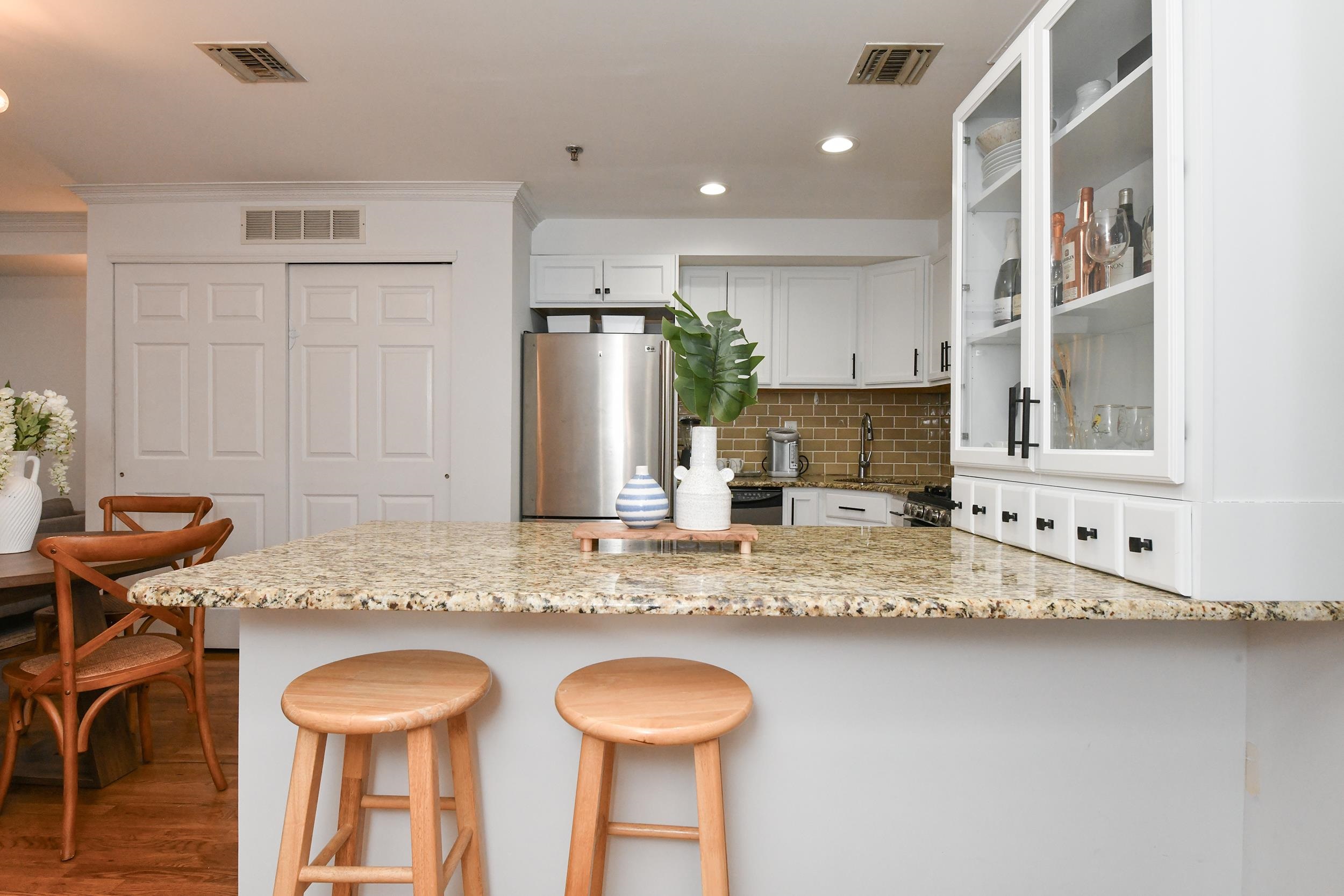 66 MADISON ST Unit: 2