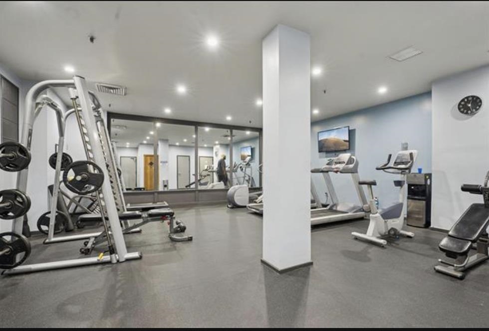 205 10TH ST Unit: 7W