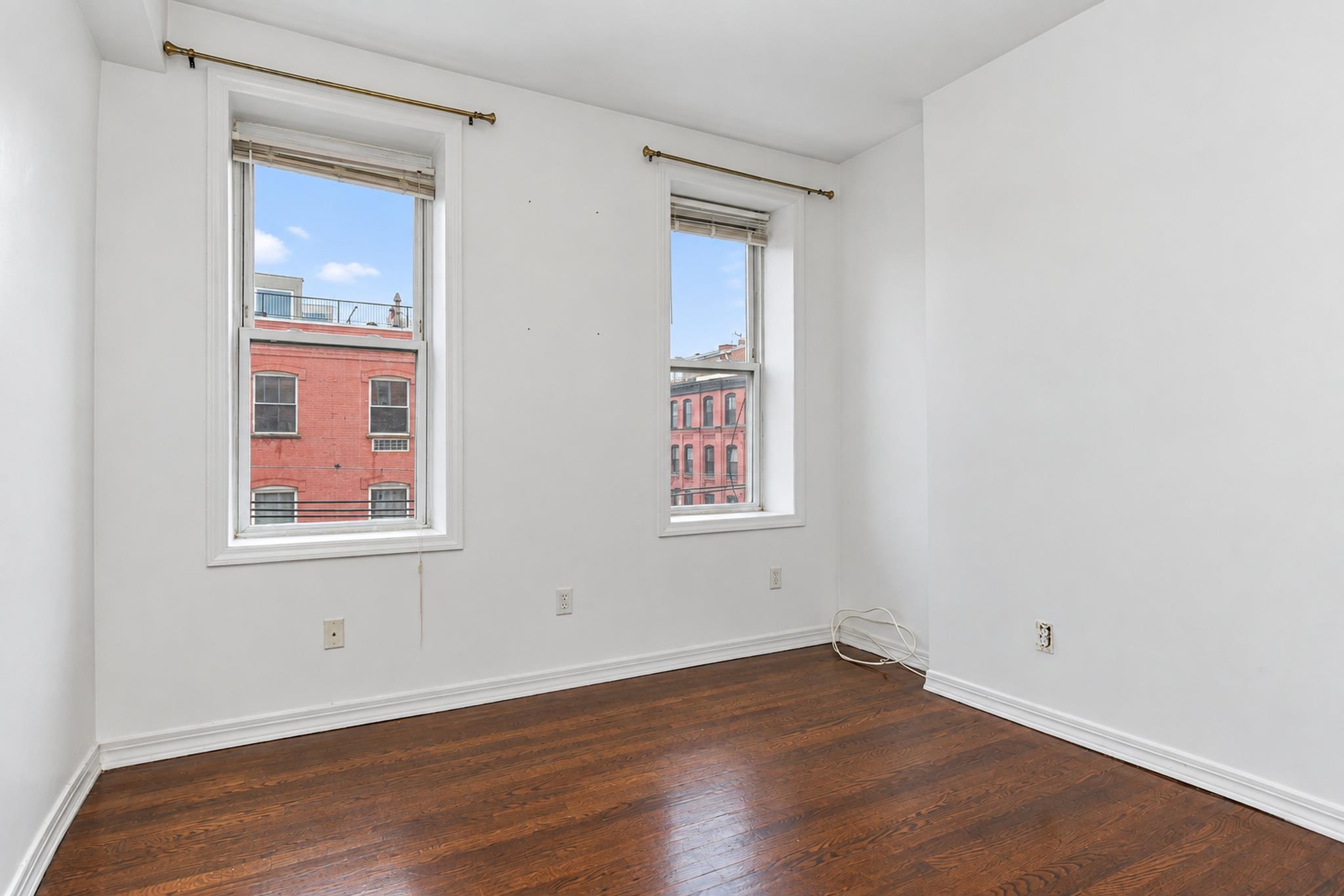 231 GRAND ST Unit: 4L