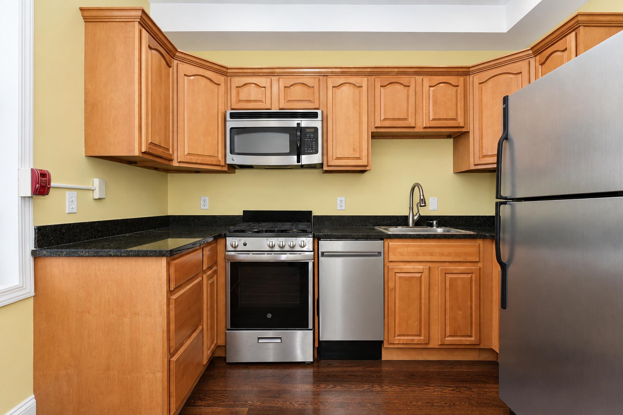231 GRAND ST Unit: 4L