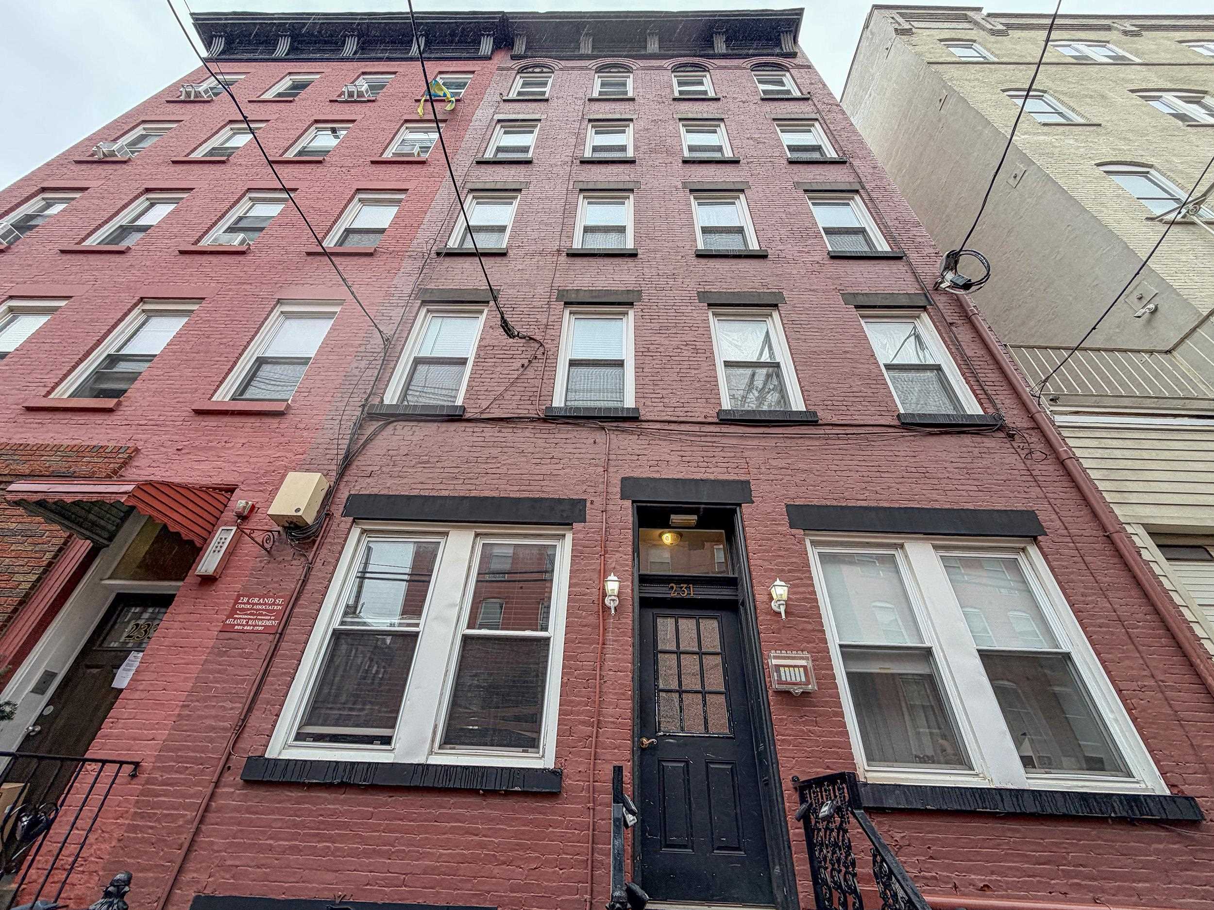 231 GRAND ST Unit: 4L
