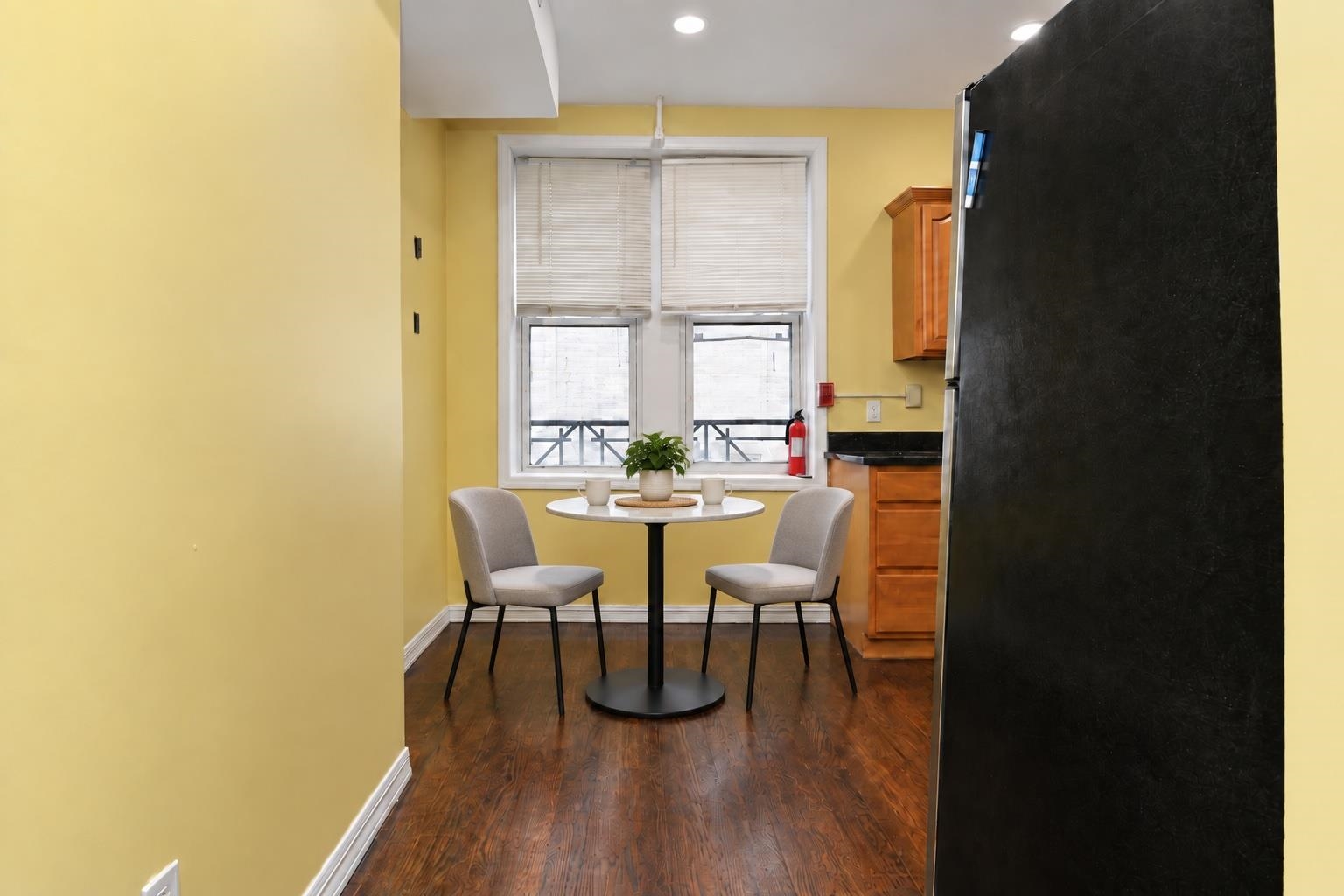 231 GRAND ST Unit: 4L