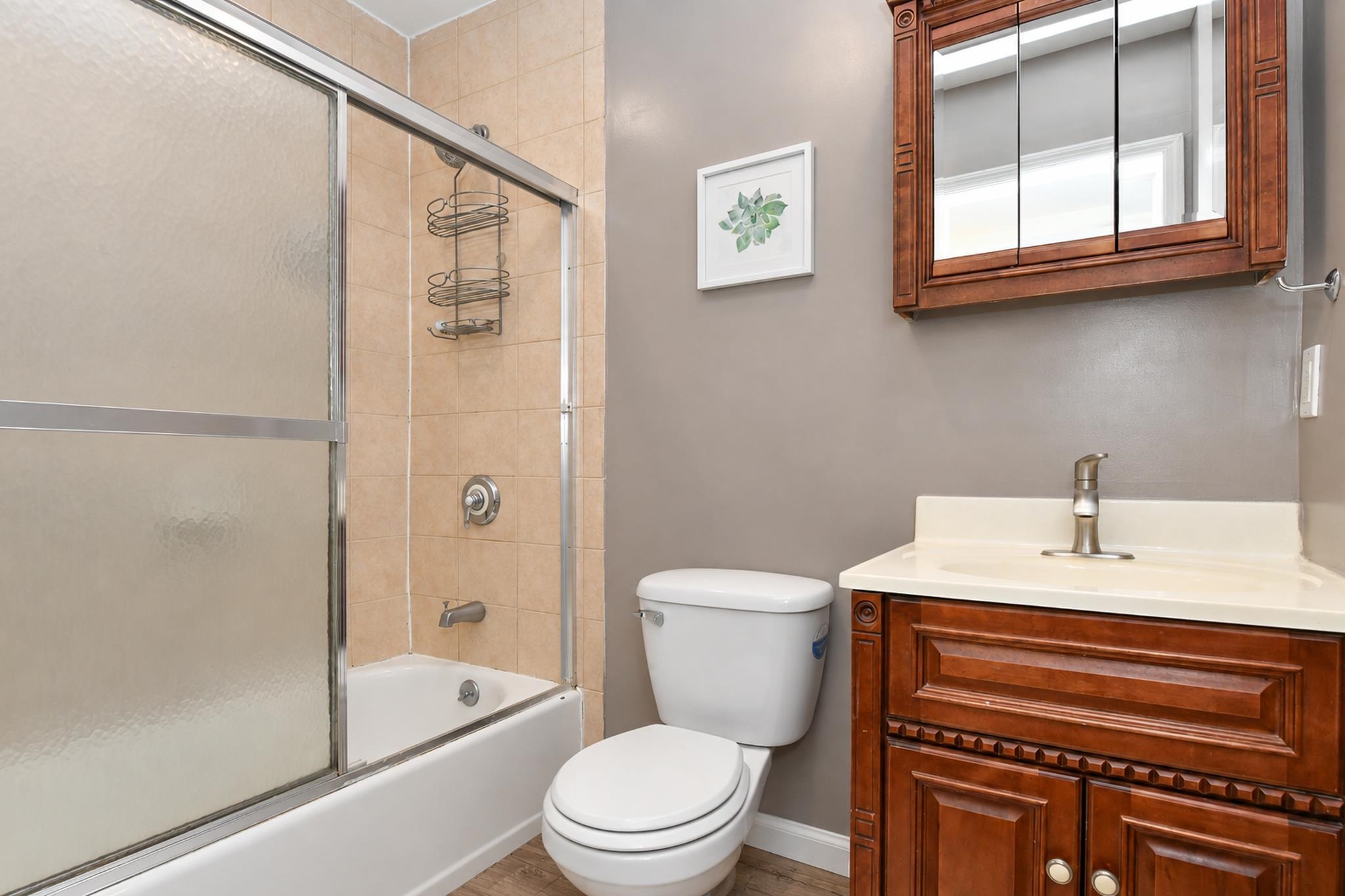 231 GRAND ST Unit: 4L