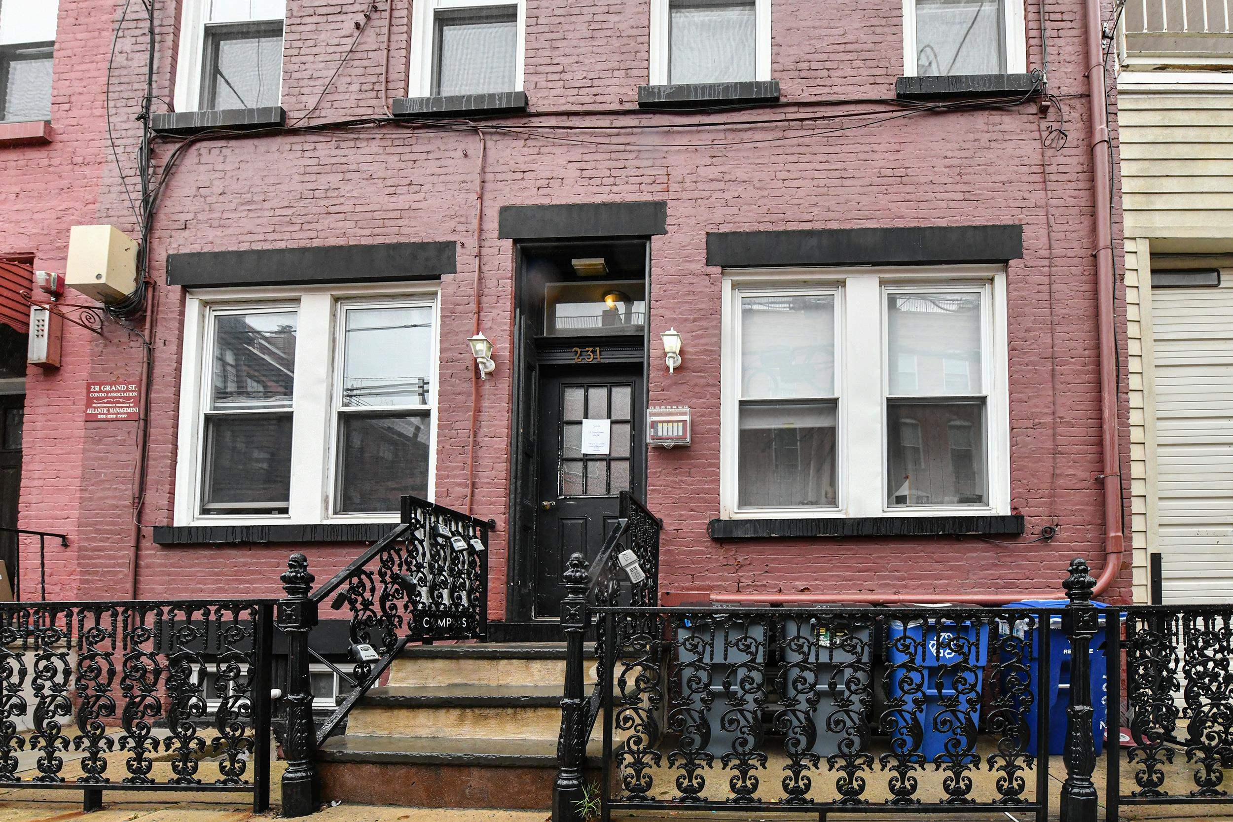 231 GRAND ST Unit: 4L
