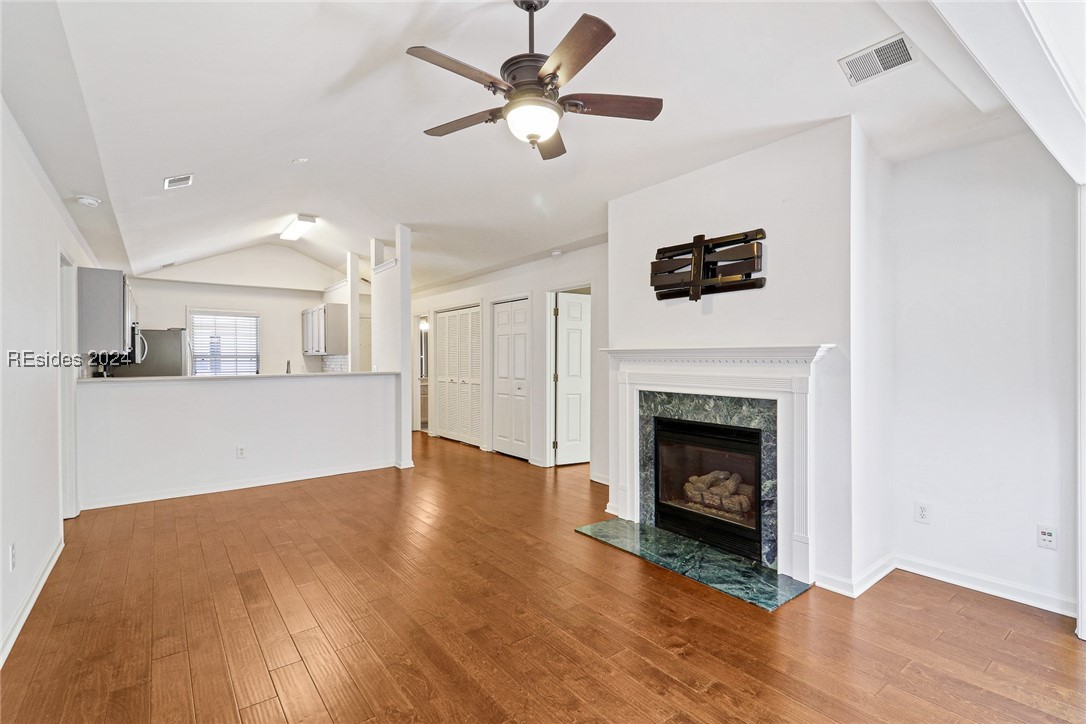 30 Valencia Drive 8A