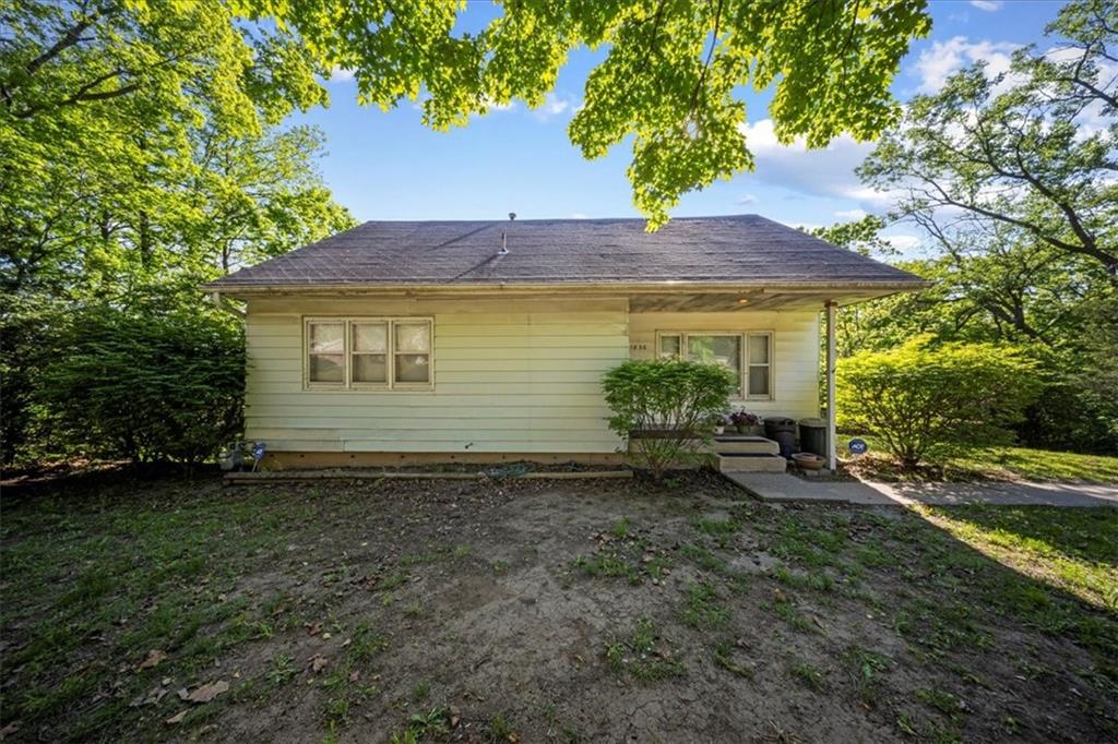 1830 S 49th Place