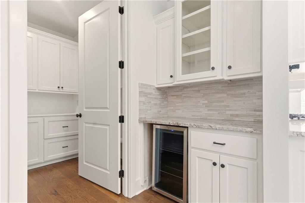 9903 W 152nd Terrace