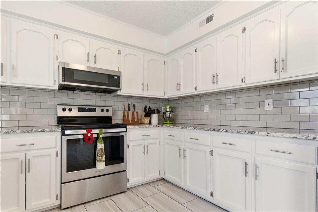 1701 E Sheridan Bridge Lane