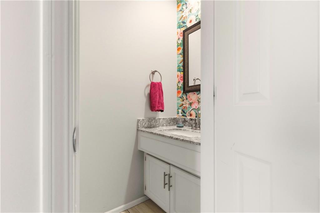 1701 E Sheridan Bridge Lane