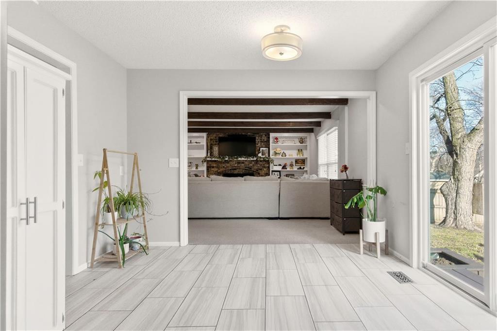 1701 E Sheridan Bridge Lane