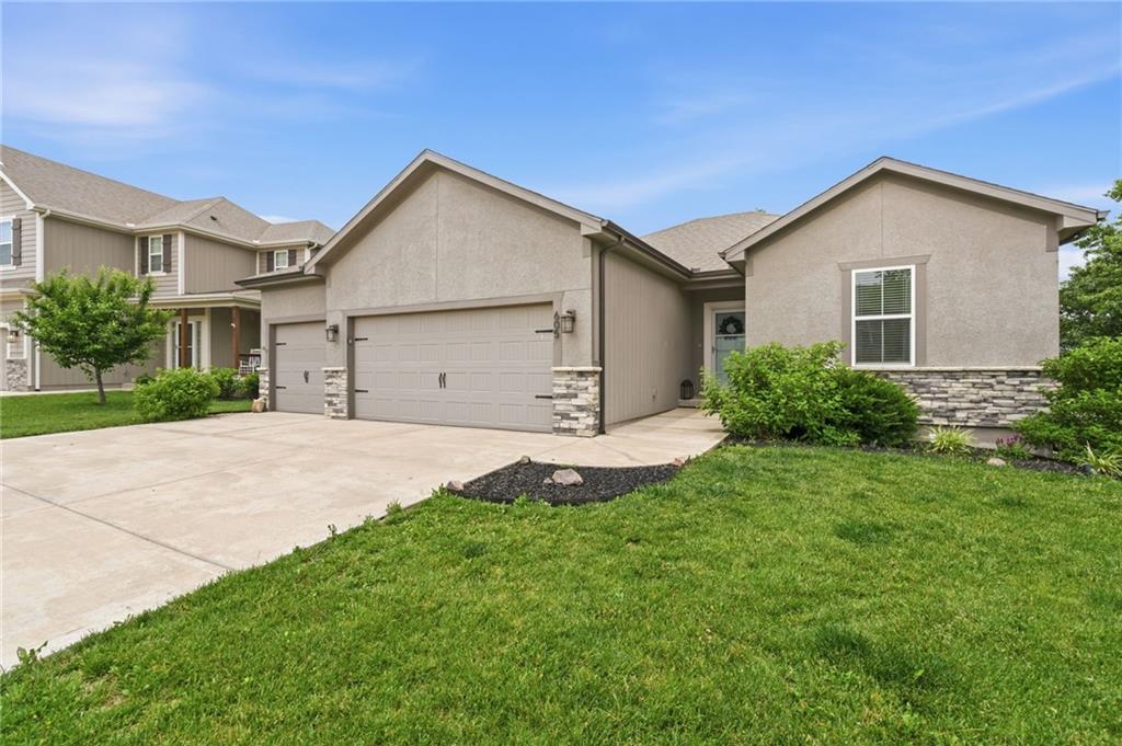 605 SE Colonial Drive