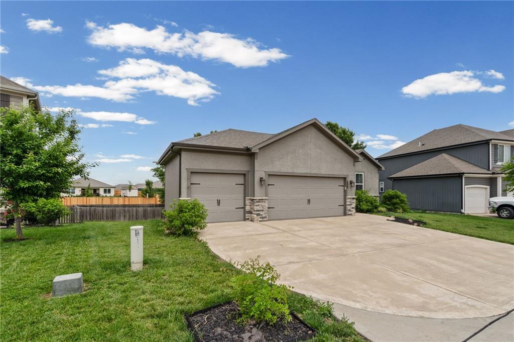 605 SE Colonial Drive