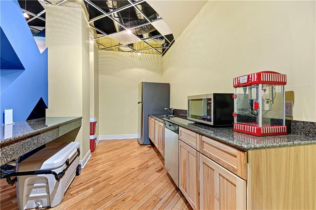 1101 Walnut Street Unit: 1801