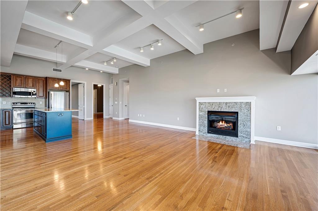1101 Walnut Street Unit: 1801