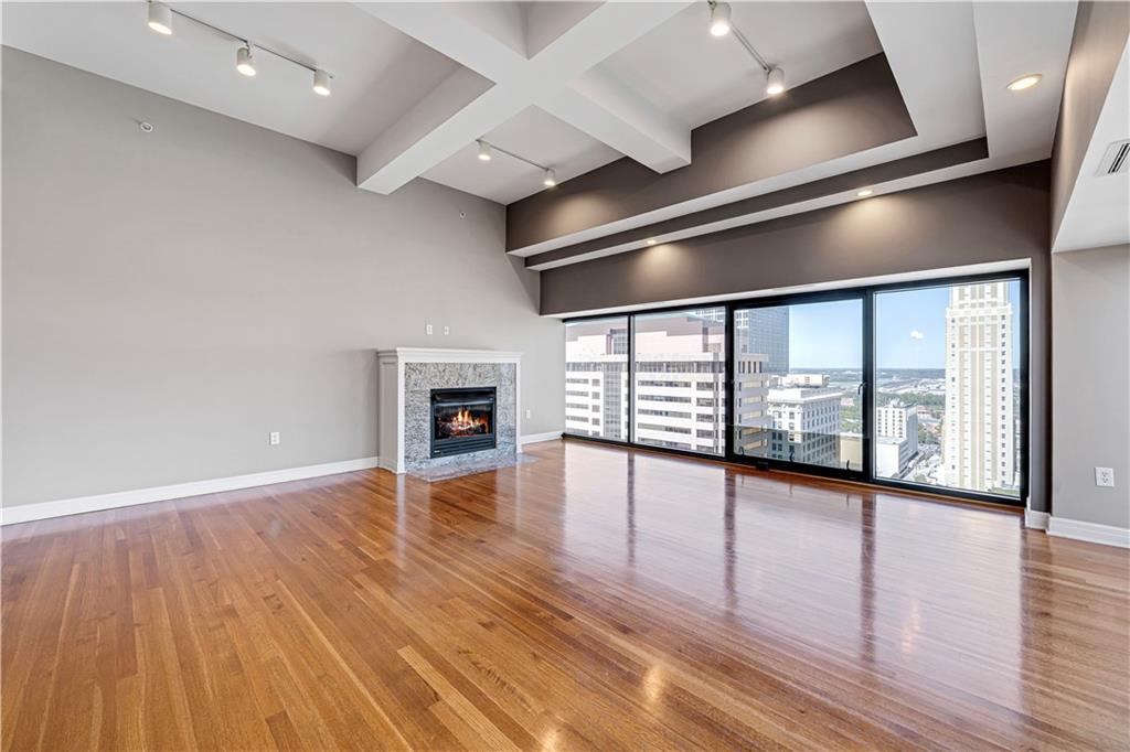 1101 Walnut Street Unit: 1801