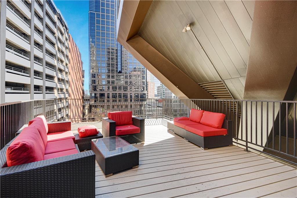 1101 Walnut Street Unit: 1801