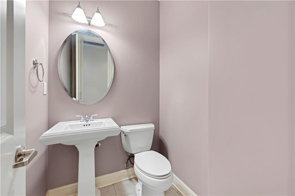 1101 Walnut Street Unit: 1801