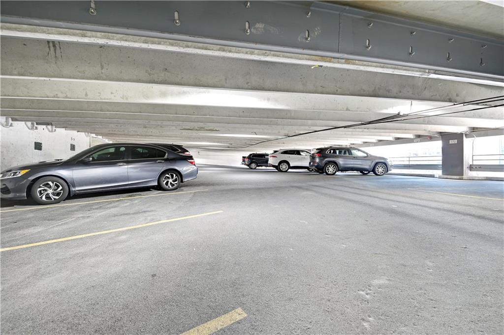 1101 Walnut Street Unit: 1801